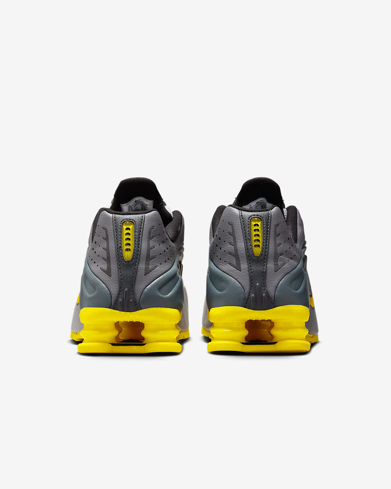 Nike Shox R4 SE Men's Shoes