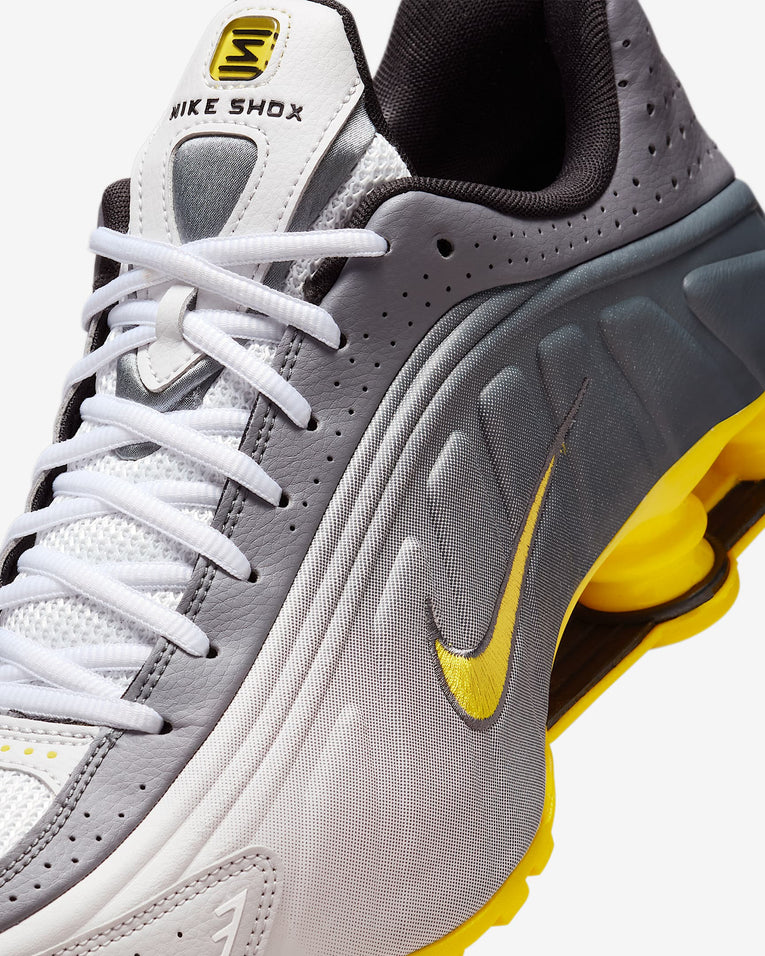 Nike Shox R4 SE Men's Shoes