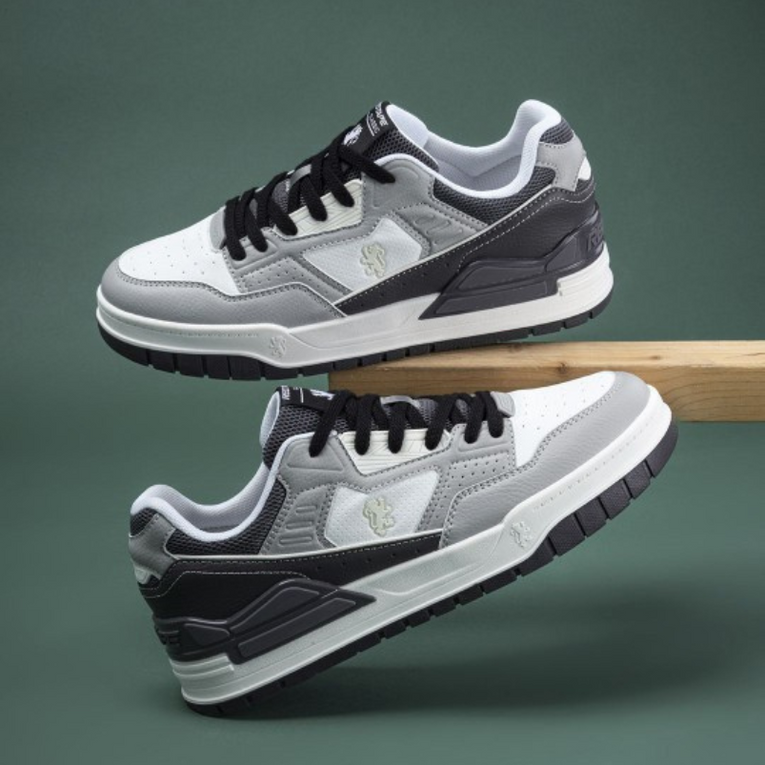 Men Colourblocked Sneakers