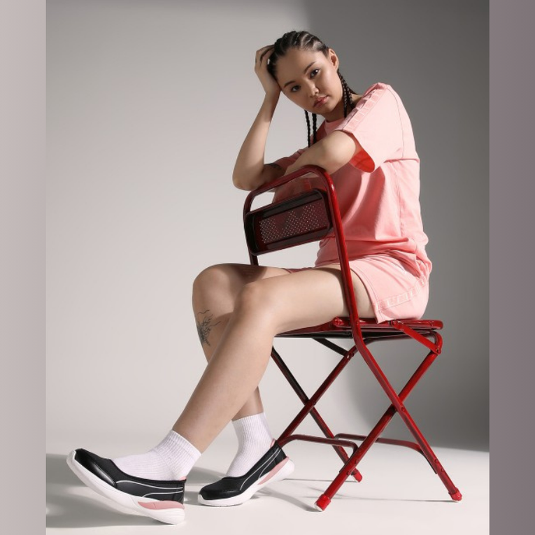 Women Flaira Softride Sporty Slip-On Sneakers