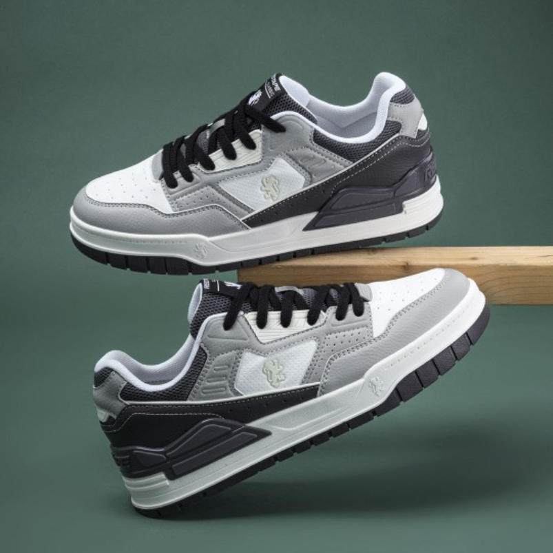 Men Colourblocked Sneakers
